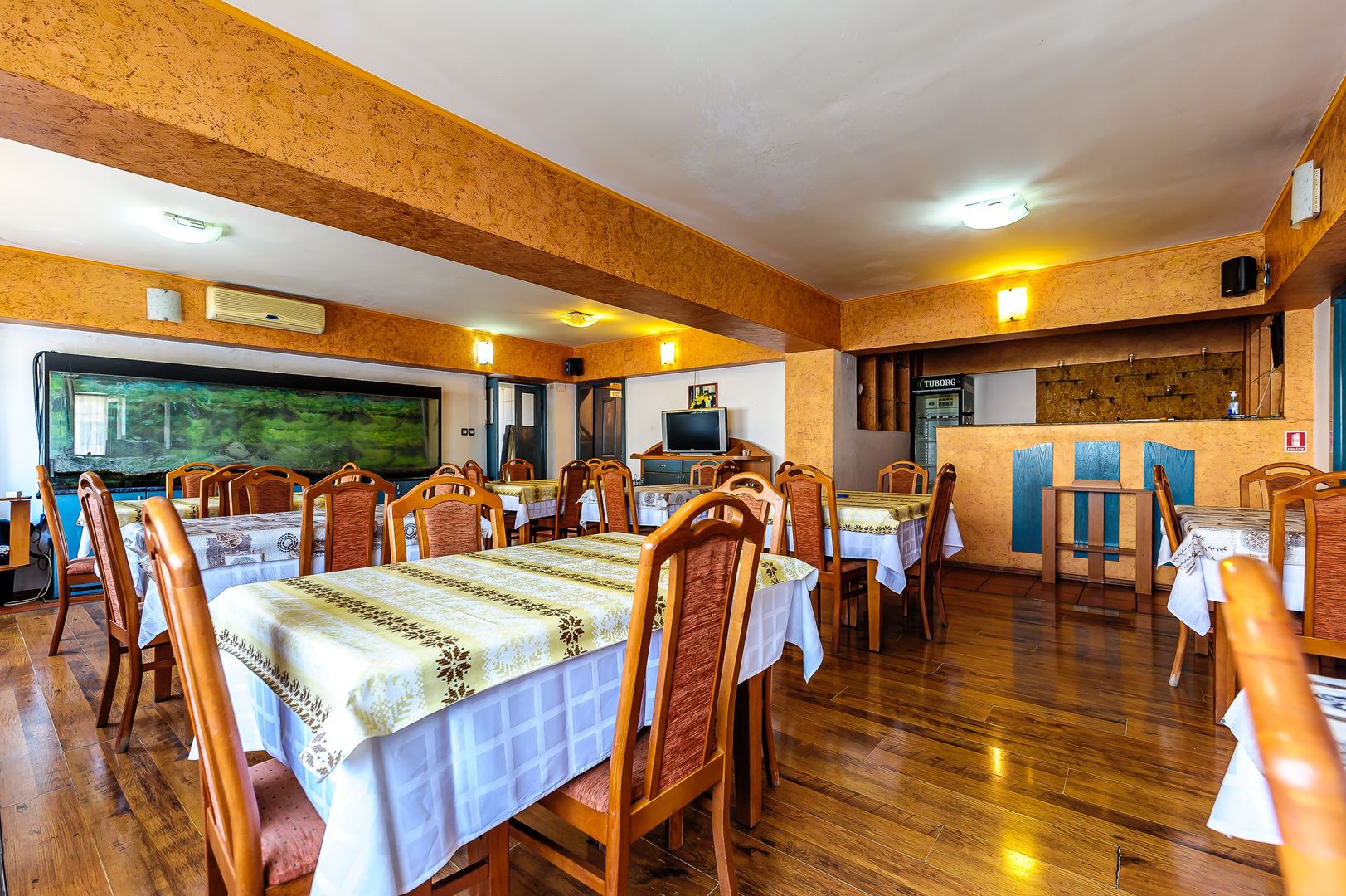 Hotel în Pârneava - Poză 1