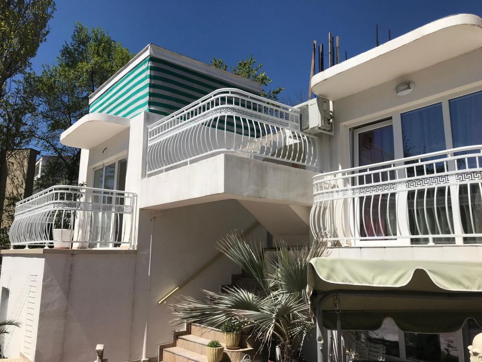 Proprietate ideală pentru locuință și afacere turistică în Eforie Nord - Poză 2