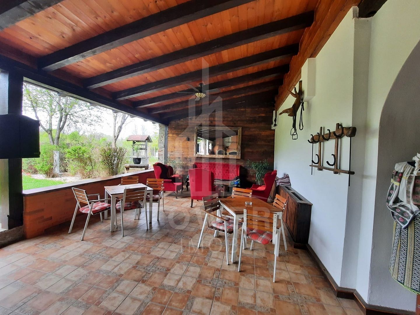 Pensiune de vânzare-9 camere cu baie, restaurant, curte-Apoldu de Sus - Poză 14