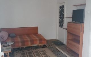 Garsonieră de închiriat în Podu Roș, Bulevardul Țuțora nr. 9, etaj 2 - Poză 1