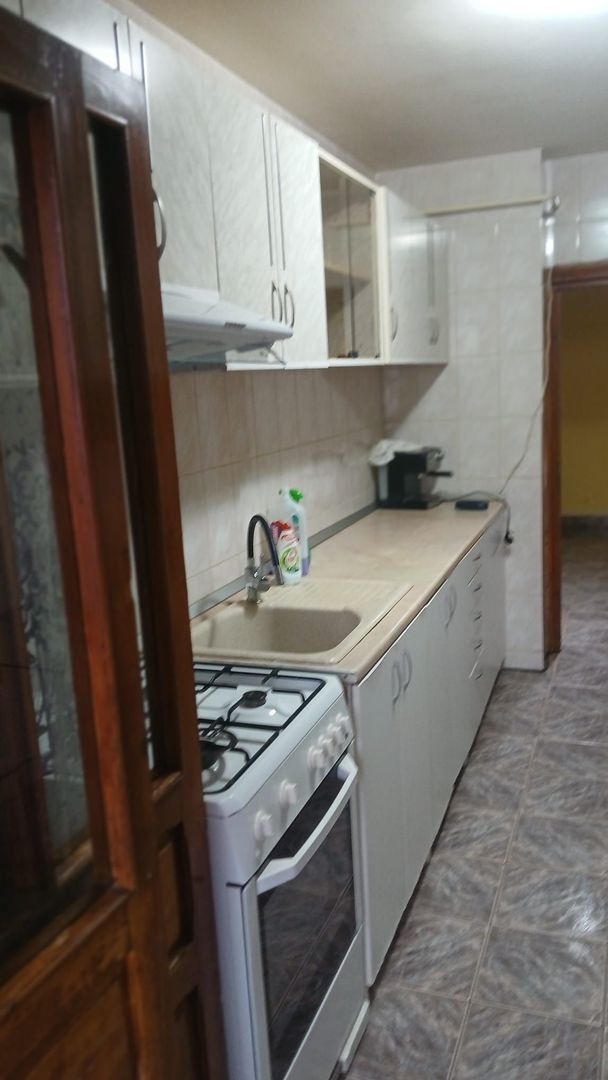 De inchiriat apartament cu 3 camere, I. C. Frimu, etaj 3, 450 euro - Poză 6