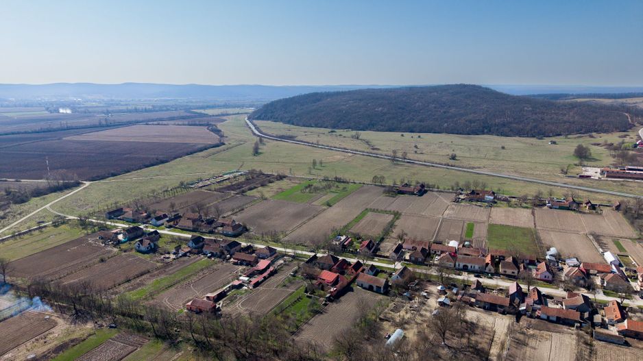 Loc de casă în Odvoș - Conop 3000mp - Poză 12