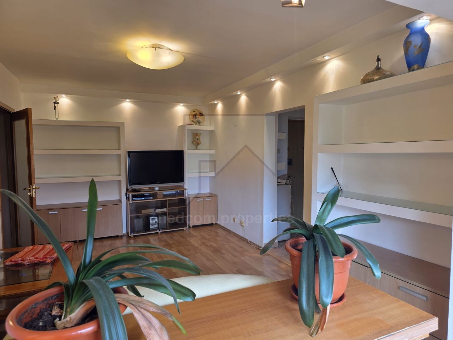 Vanzare apartament 2 camere Lizeanu - Poză 2