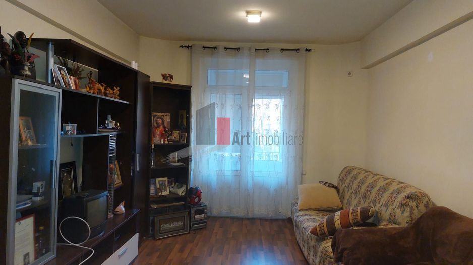 Apartamentul "SUPERMETO", pozitie foarte buna, amenajat - Poză 2
