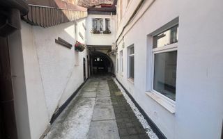 Garsonieră de închiriat – la 2 minute de centru cu curte - Poză 7