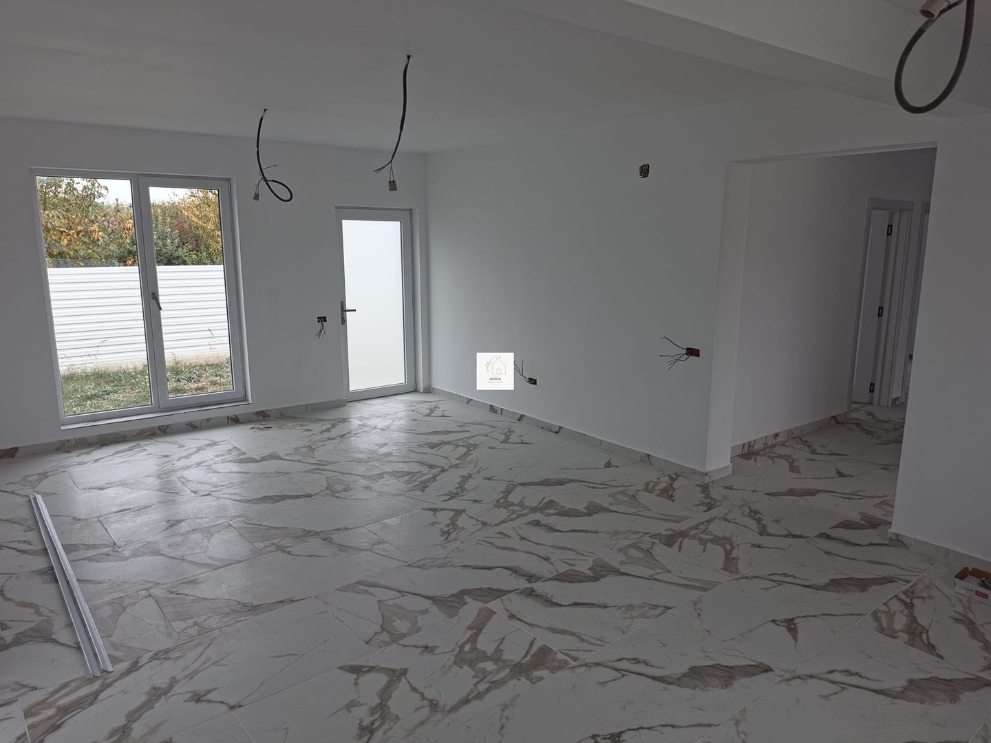 Casa 4 camere Crevedia - Poză 18