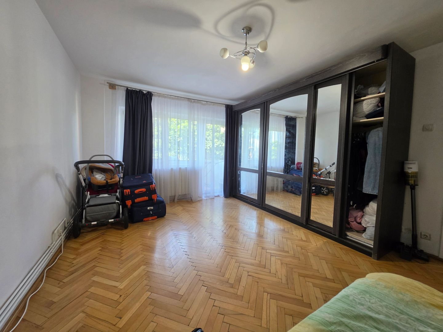 Vand apartament cu 4 camere aproape de centru - Poză 19