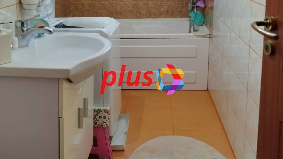Apartament cu doua camere, zona Racadau 54 mp - Poză 6