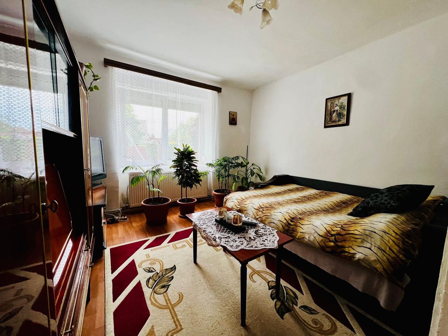 Casă individuală cu teren generos 900mp - Zona Bogdăneștilor - Poză 1