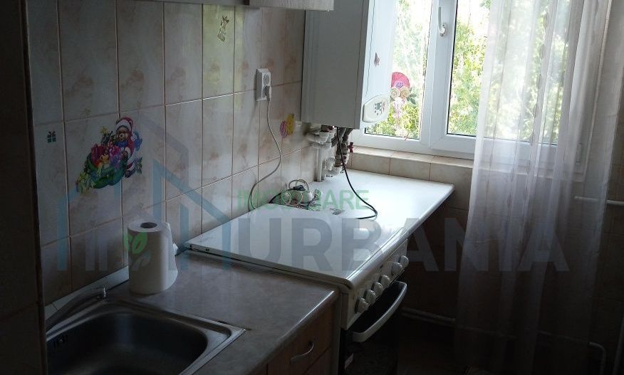 Apartament 2 camere decomandat, etaj 4/4, zona Alexandru cel Bun - Poză 1