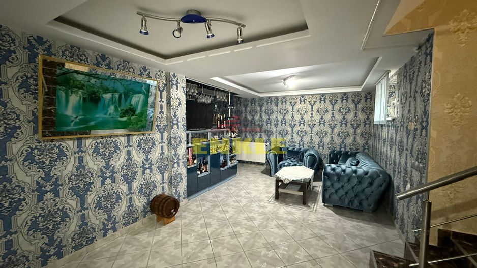 De vanzare Vila situata Ultracentral-425 mp - Poză 14