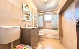 Apartament cu 3 camere decomandat cu panorama - Poză 3