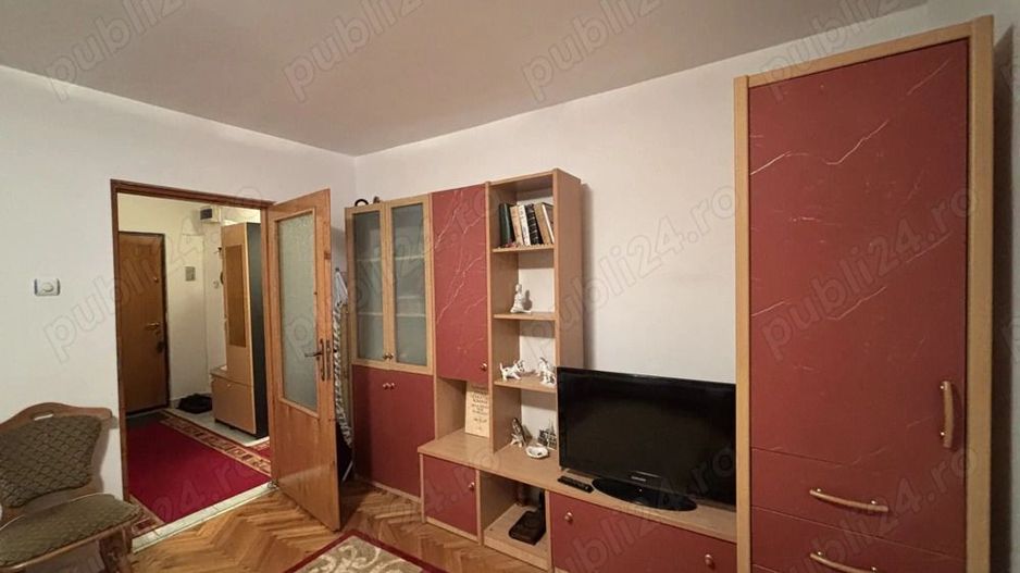 Apartament 3 camere zona Aradului parter cu balcon - Poză 1