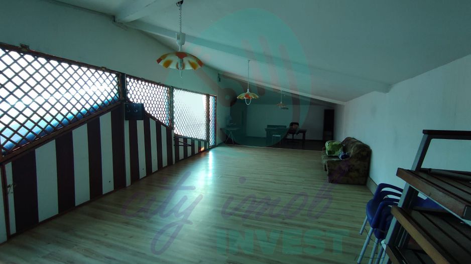 Casa cu teren de 792 mp - Poză 8