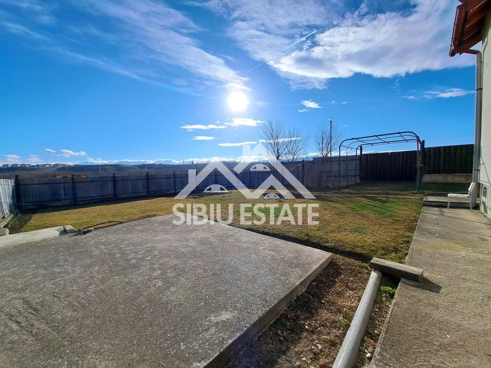 Casa Sibiu cu pivnita si garaj, curte mare - Poză 7