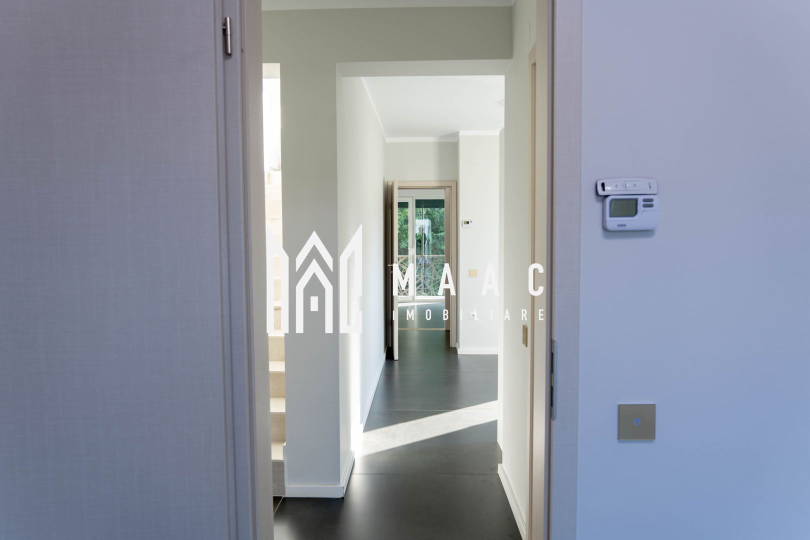 Vila de lux I 6 camere I Terasa I Parcul Sub Arini - Poză 13