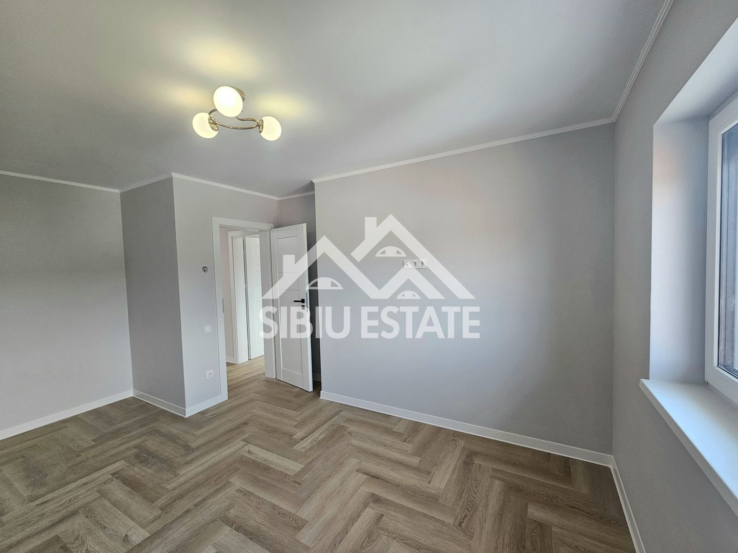 Casa gata de mutare,  finisata, curte mare amenajata Selimbar - Poză 15