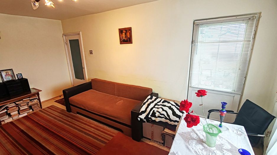 3 Camere, Central, Ideal pentru Familie, Liniste, An '81 - Poză 2