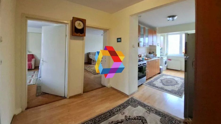 Apartament 3 camere de vânzare - zona Centrul Civic - bloc tip vila - 91 mp - Poză 2