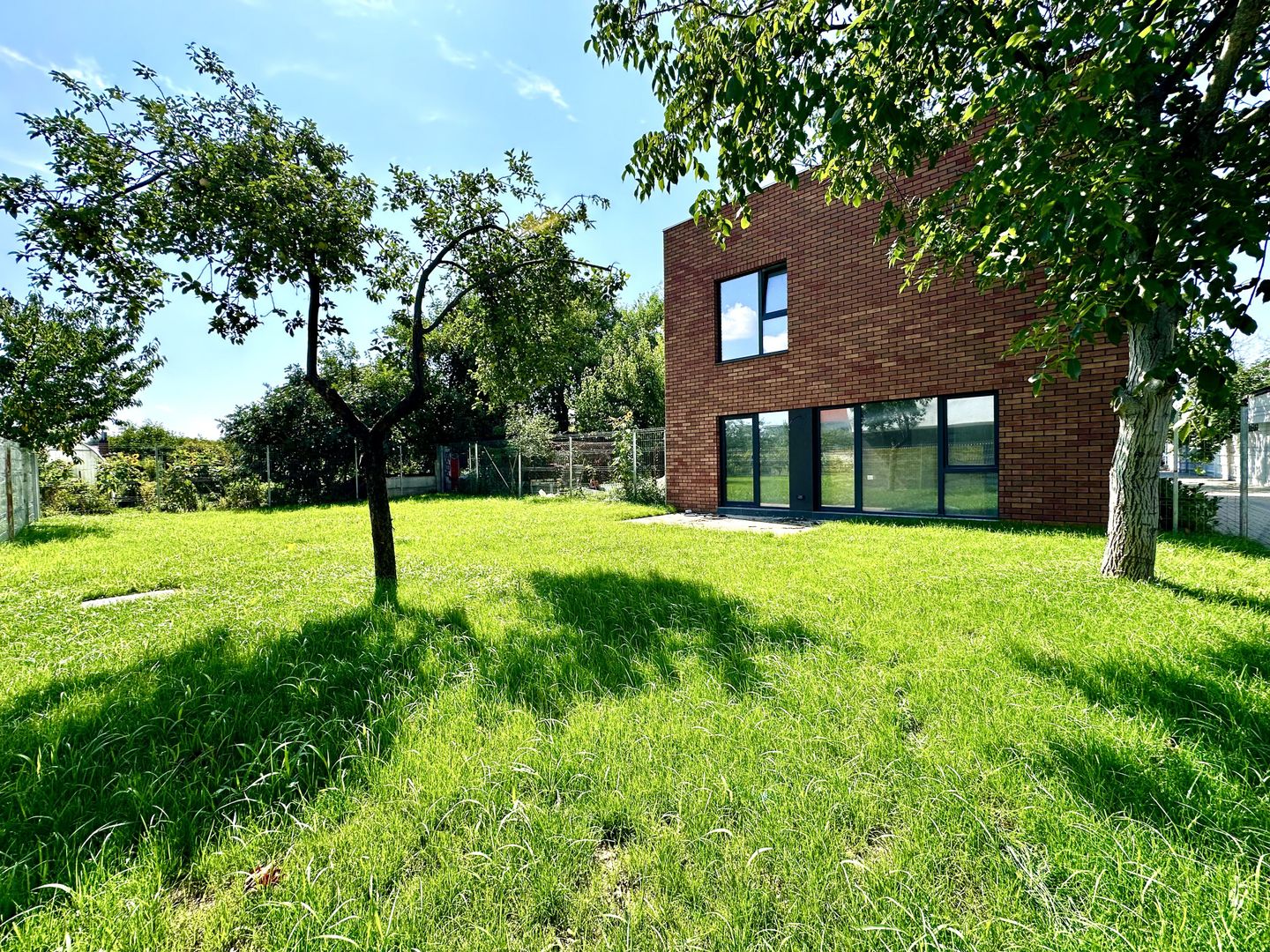 Casa individuala - 149 mp util - terasa rooftop cu jacuzzi de 32 mp - Poză 1