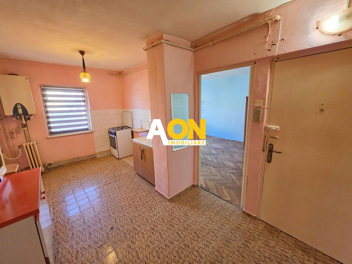 Apartament 2 camere, decomandat, etaj 2, Cetate, zona Kaufland - Poză 3