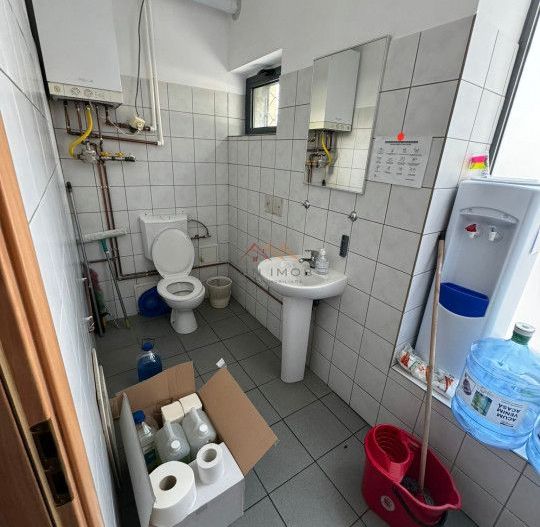 Spatiu comercial, ultracentral, compartimentat, 117m2, 19ml vitrina,CT - Poză 16