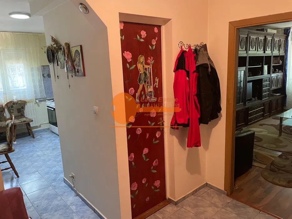 2 Camere Crangasi(Bloc Reabilitat-6 Minute de Metrou) - Poză 4