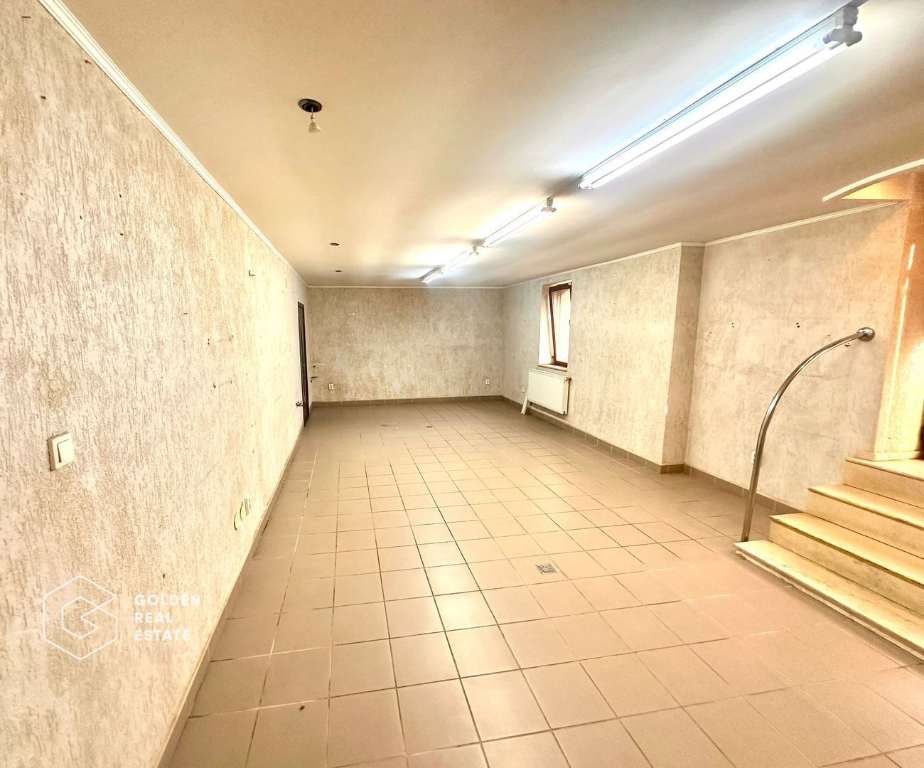 Spatiu comercial ultracentral, 3 camere, pretabil cabinet, salon infrumusetare - Poză 1