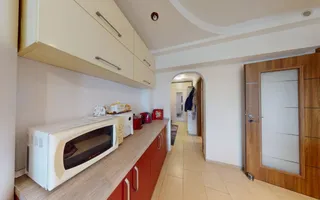 Apartament in zona centrala, la cheie, mobilat, utilat, et intermediar - Poză 12