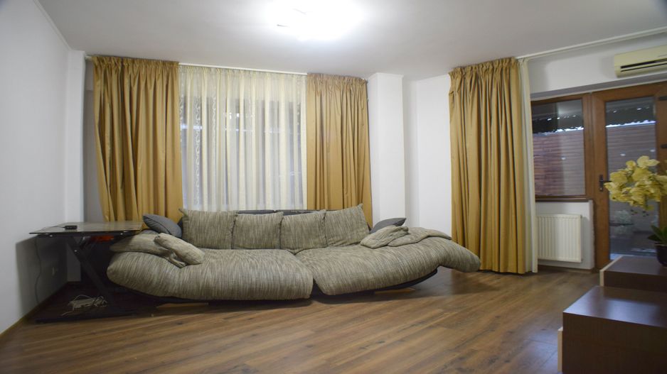 Parc Bazilescu -2 camere si o curte superba - COMISION 0 - Poză 1