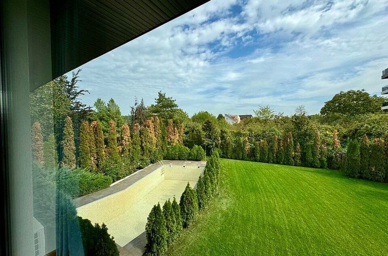 Vila lux de vanzare in cel mai dorit complex din Erou Iancu Nicolae-locatie rara - Poză 15