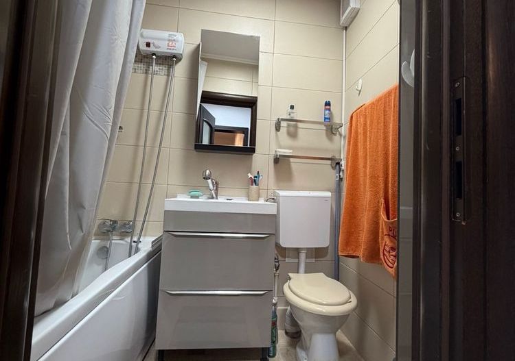 4 camere, 82 mp, parter, parcare, boxă, renovat, metrou la 400 m - Poză 7