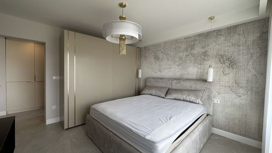 ageuropa.ro vinde apart. 2 cam. mobilat, utilat  LUX la etajul 1. - Poză 1