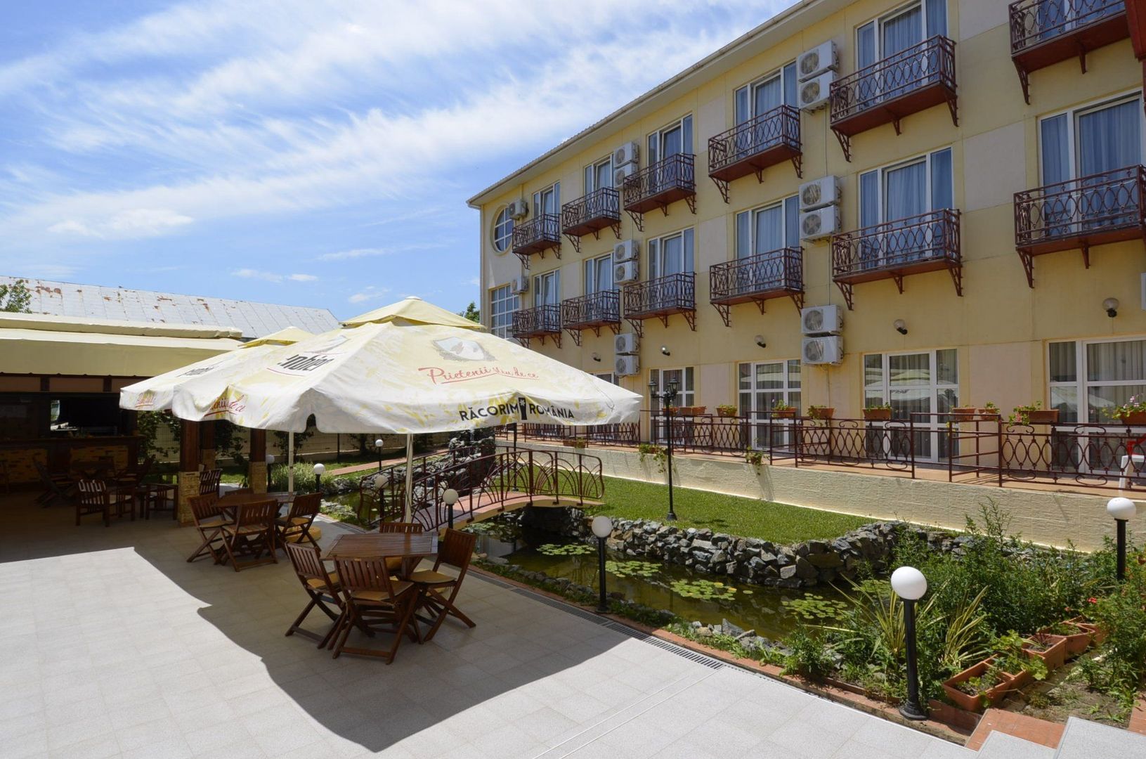 Hotel 45 camere de vânzare în Costinești – aproape de plaja - Poză 1