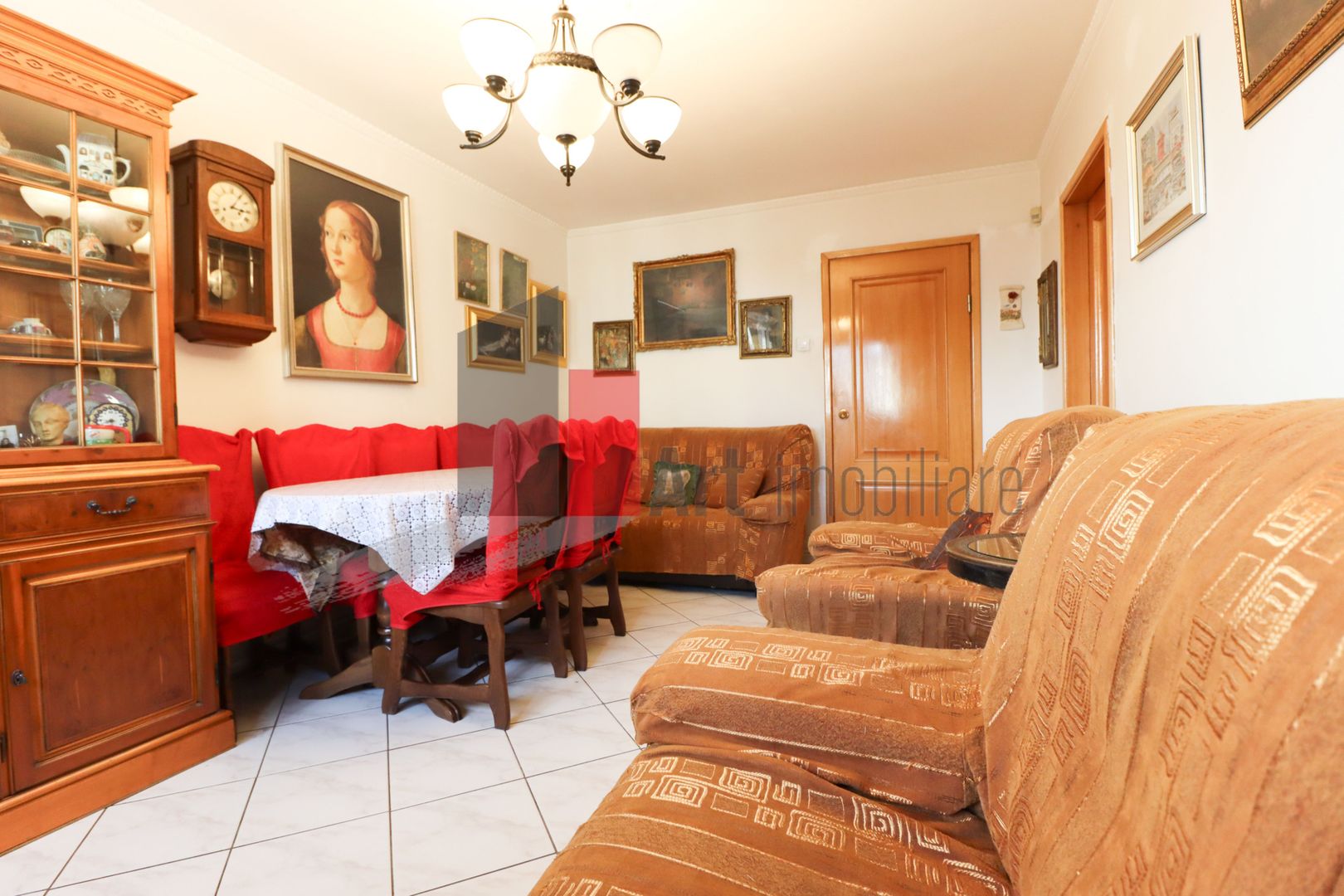 Apartamentul "SUPERMETO", BLOC STRADAL, REABILITAT - Poză 3