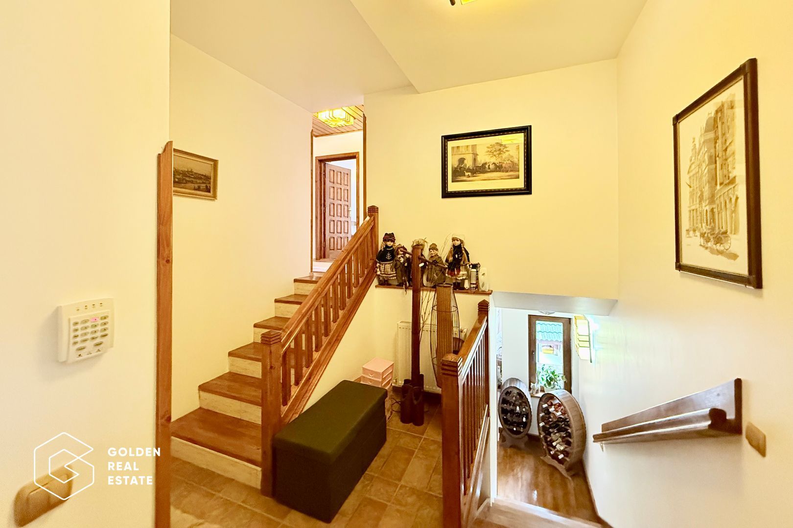 Vila de exceptie in Sinaia, mobilata, utilata, cu vedere superba - Poză 6