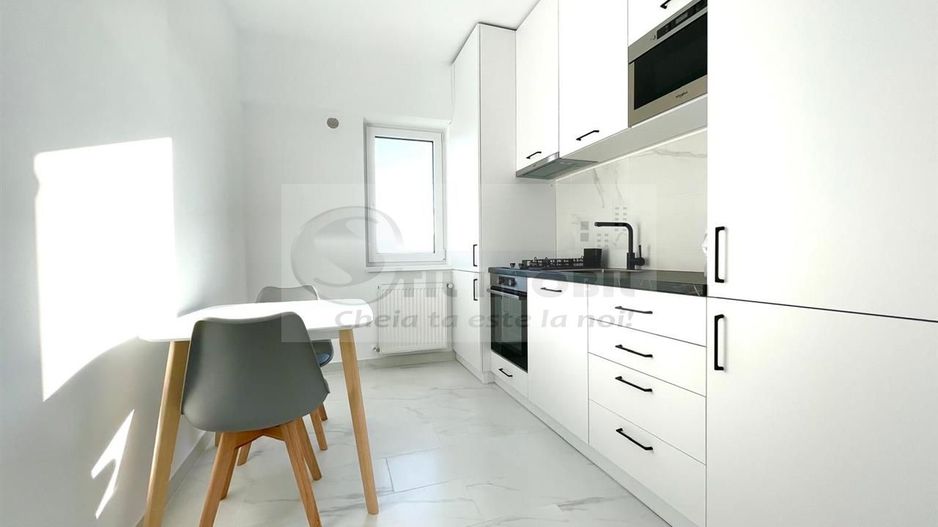 1 CAM CENTRU PALAS , PARCARE, UNIREA TOWERS 450 euro, comision 225euro - Poză 2