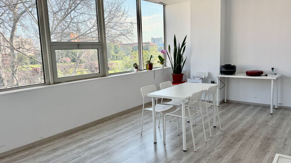 Birou de închiriat – flexibil și adaptabil nevoilor tale - Poză 1