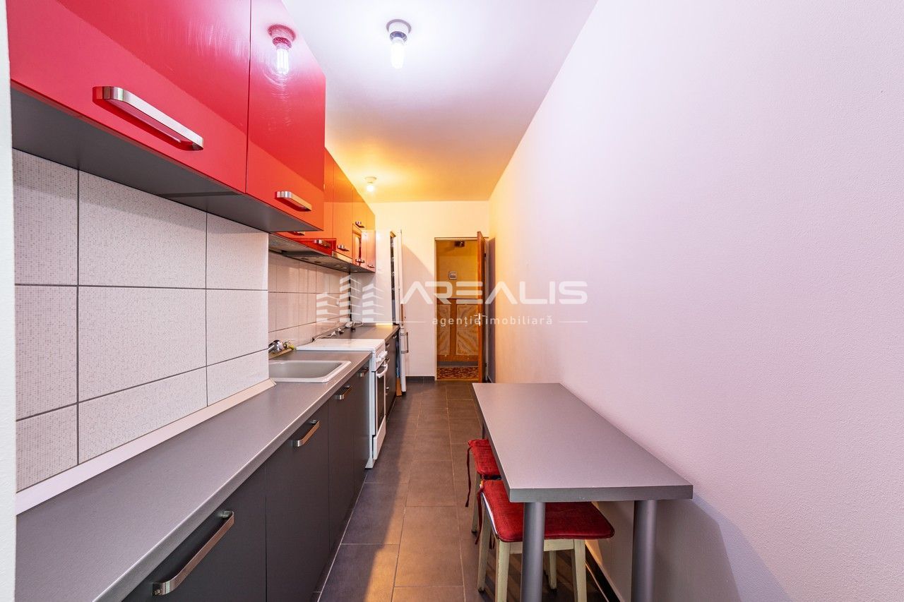 VÂNDUT!!! Apartament spațios cu 3 camere, zona Polivalentă - Poză 3