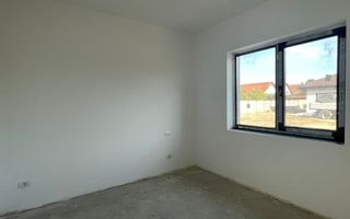 Duplex pe parter 4 camere - Mosnita Noua - Poză 10