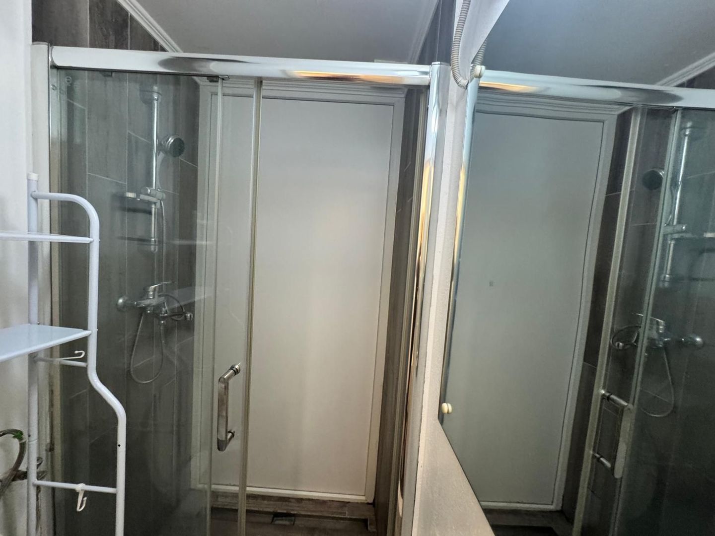 Garsoniera spatioasa situata la parter inalt in Vasile Aaron zona OMV - Poză 7