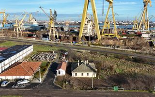 Proprietate din piatră cu potențial investițional în 2 Mai, Constanta - Poză 4