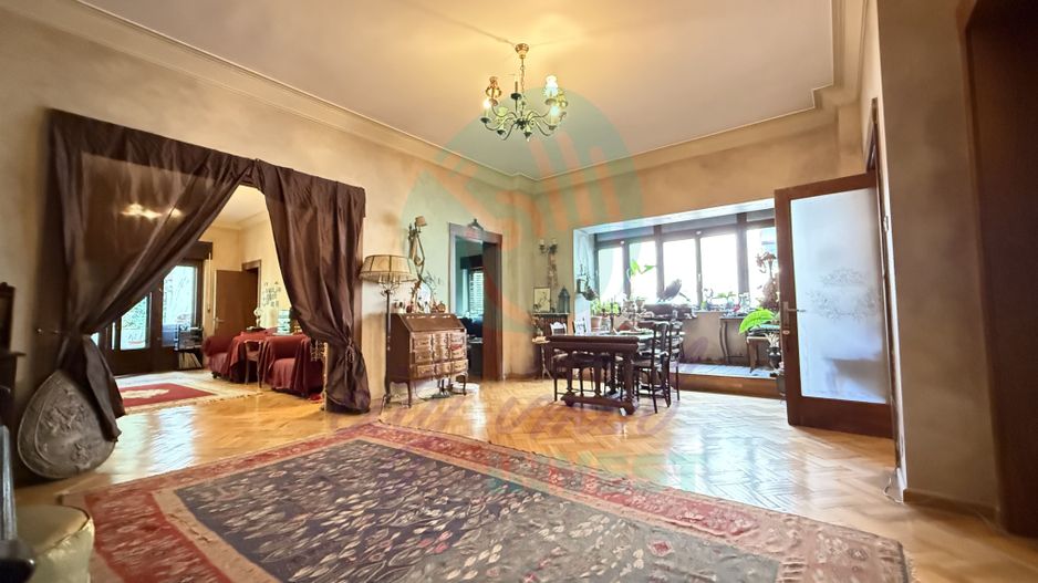 Apartament interbelic cu grădină și garaj - Poză 1