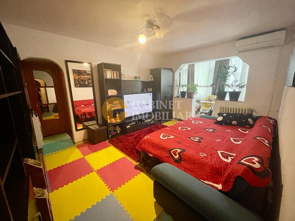 Etaj 2, apartament cu 3 camere, zona ZIMBRU - Alexandru Cel Bun - Poză 1