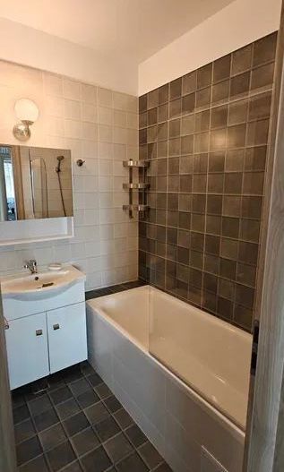 AP. 2 CAMERE- SALAJ, CENTRALA, PARCARE, BLOC NOU, BUCATARIE INCHISA - Poză 7