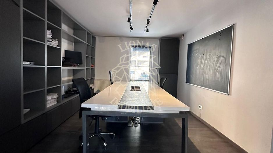 Spatiu birou 60 mp+terasa-renovat-parcare-Nasaud, Zona Centrala - Poză 1