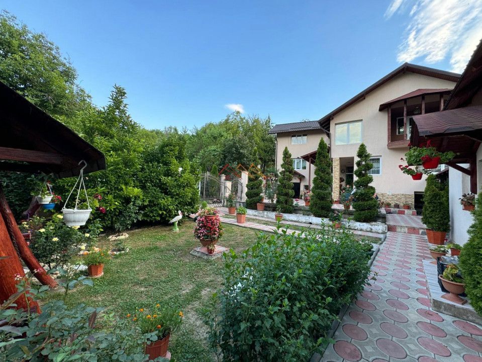 Casa 4 camere, anexe, recent renovata, foisor, teren 781mp, Izvoru, DB - Poză 9