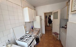 Apartament 3 camere, semidecomandat, parter, Cetate, strada Closca - Poză 5
