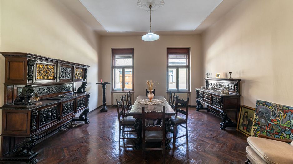 Apartament spațios cu 4 camere situat Ultracentral - Poză 1