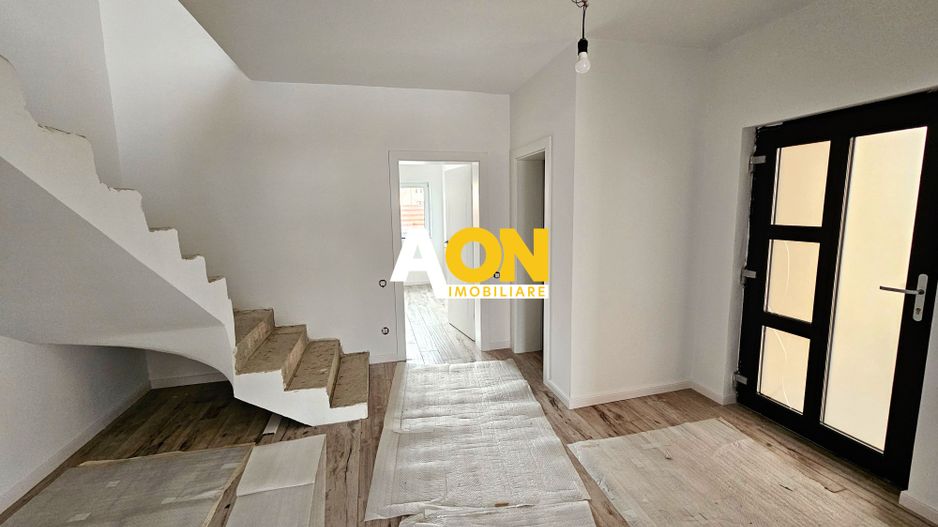 1/2 Duplex finisat 90%, 4 camere, 317 mp teren, zona Centru - Poză 4